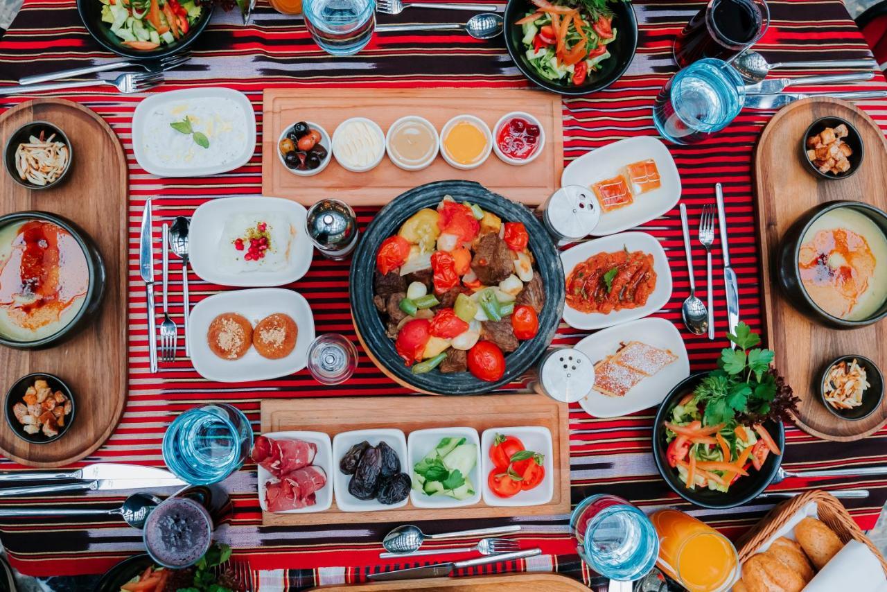Mercure Trabzon Hotel Exterior photo A traditional Turkish breakfast