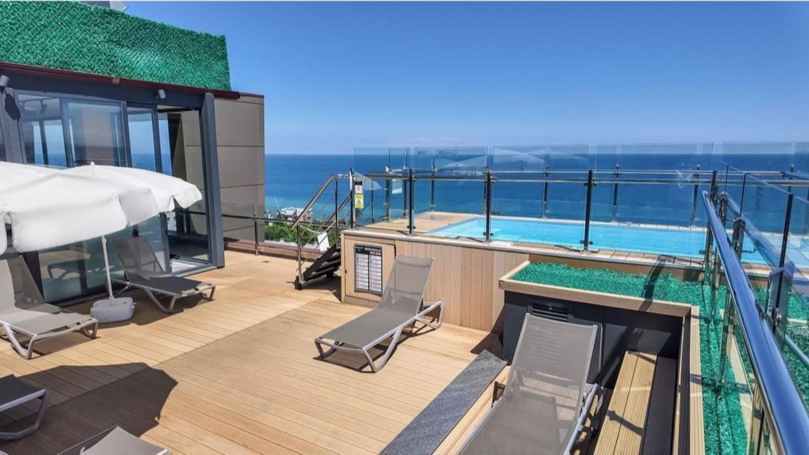 Mercure Trabzon Hotel Exterior photo Rooftop pool