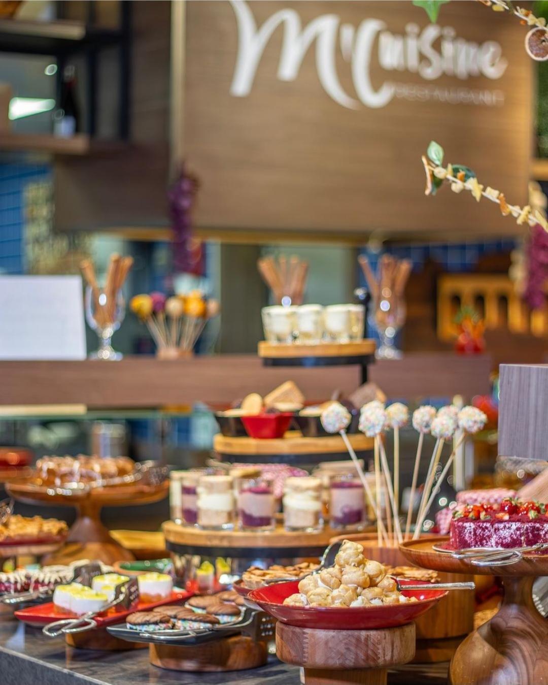 Mercure Trabzon Hotel Exterior photo A dessert buffet